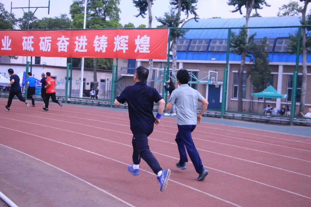 82ee2a0445904ed3a9fdc085c4ca03a2.jpg